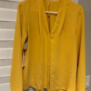 Babaton Akira Power Blouse - size small - colour acacia - new with tags
